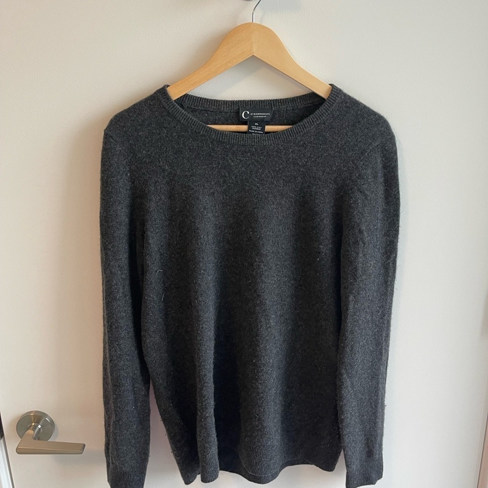 Bloomingdale's Cashmere Dark Gray Crewneck Sweater